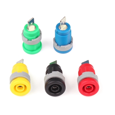 ETA3304   4mm panel socket